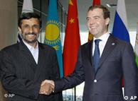 دمیتری مدودف، رئیس جمهوری روسیه و محمود احمدی‌نژاد پس از انتخابات ریاست جمهوری در ایران