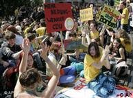 3.000 μαθητές & φοιτητές διαδηλώνουν στην Βόννη για την βελτίωση του εκπαιδευτικού συστήματος