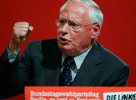 Oskar Lafontaine presentó la plataforma de la campaña de su partido en Berlín.