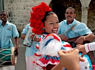 Folklore Santo Domingo Pressebild: TUI
Eine Folkloregruppe musiziert in der Innenstadt von Santo Domingo.
