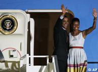Ο Μπάρακ Ομπάμα και η σύζυγός του αποχαιρετούν την Γκάνα