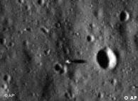 Κρατήρας στην επιφάνεια της σελήνης