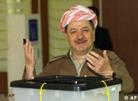 Massoud Barzani casting his vote 