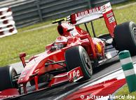 El auto actual de Ferrari, pilotado por Kimi Räikkönen. Foto poco antes del Gran Premio de Malasia (03.04.2009).
