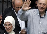 Съпругата на Ердоган също е с мюсюлманска забрадка