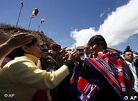 El presidente de Bolivia, Evo Morales en una ceremonia indígena en Ecuador, agosto 9