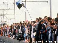 Hundreds of thousands of people line up in Estonia to link hands in the Baltic Way, 1989