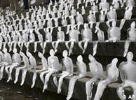 1.000 figuras de hielo de la artista brasileña Nele Azevedo bajo efectos del cambio climático en Berlin (Fondo Mundial para la Naturaleza, 2009).
