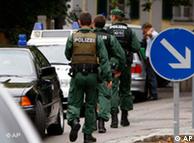 La policía al llegar al lugar en donde se encuentra el colegio Carolinum, en Ansbach, al sur de Alemania. 