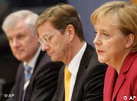 En el orden acostumbrado, Horst Seehofer, Guido Westerwelle y Angela Merkel.