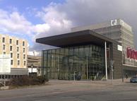 Новое здание Дармштадского технического университета. На заднем фоне слева - лекционный корпус