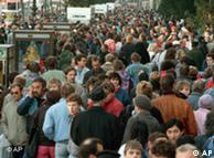 Der Ku'damm an einem Samstag im November 1989 - kurz nach dem Mauerfall