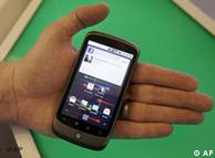 Nexus One dari Google yang baru diluncurkan di AS, Inggris, Hongkong dan Singapura.