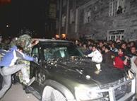 حمله  به  خودروی کروبی در قزوین