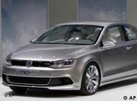 Volkswagen memperkenalkan prototype Coupe hibrida di Detroit Motor Show.