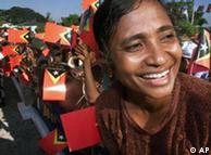 Warga Timor  Leste gembira merayakan kemerdekaan