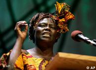 2004年诺贝尔和平奖得主，肯尼亚妇女旺加里.马塔伊