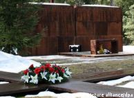 Мемориал в Катынском лесу на месте расстрела польских офицеров