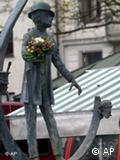 Estátua de Karl Valentin, em um chafariz no centro de Munique