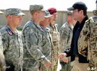 وزیر دفاع 
آلمان در اردوگاه سربازان این کشوردر افغانستان 