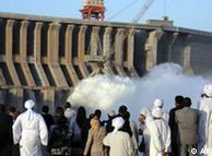 Construção da hidrelétrica Merowe, no norte do Sudão, foi polêmica