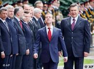Preşedintele
 rus, Dmitri Medvedev, primit la Kiev de omologul Viktor Yanukovici