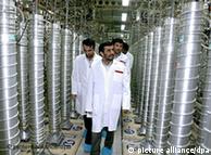 Президент Ирана Ахмадинеджад в ядерном центре в Натанзе