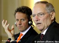 Ο γερμανός υπουργός Οικονομικών Σόιμπλε με τον αμερικανό ομόλογό του Γκάιτνερ