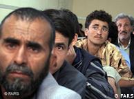 افغان ها بیشتر به کشورهای همسایه ایران و پاکستان مهاجر شده اند