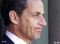 Sarkozy: rumo à direita, para roubar votos da Frente Nacional