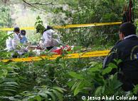 Oft müssen die Mitarbeiter von ProFis im tiefsten kolumbianischen Dschungel nach den Überresten der Opfer suchen.
