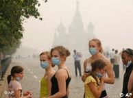 American tourists in Moscow wearing face masks in the smog