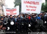 Διαδηλώσεις στη Βιέννη εναντίον της κατασκευής τζαμιού
