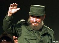 Fidel Castro waving in 1997