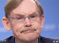 World Bank President Robert Zoellick pauses during the opening news conference for the annual IMF and World Bank meetings, Thursday, Oct. 7, 2010, in Washington. (AP Photo/Evan Vucci)