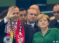 Almanya Başbakanı Angela Merkel (sağda) ve Türkiye Başbakanı Recep Tayyip Erdoğan