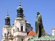 Monumento a Johannes Huss, en el casco antiguo de Praga.