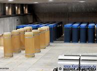 Contêineres com lixo altamente radioativo no depósito provisório de Gorleben