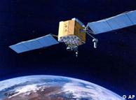 Супутникова система GPS допомагає встановити місцезнаходження власника мобільника.