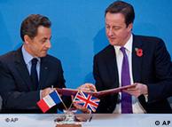 نیکولا سارکوزی (چپ) و دیوید کامرون، نخست‌وزیر انگلستان و رئیس‌جمهوری فرانسه به سران اروپا نامه نوشتند