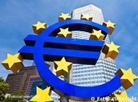 Euro symbol in font of European Central Bank