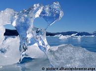قطبِ شمالی کا خطّہ باقی زمین کے مقابلے میں دگنے سے بھی زیادہ تیزی کے ساتھ گرم ہوتا جا رہا ہے اور وہاں برف تیزی سے پگھل رہی ہے