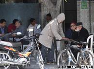 أحداث "سيدي بوزيد" هل هي شرارة لغضب إجتماعي متصاعد في تونس؟  0,,6366112_1,00