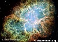 Крабовидная туманность - результат вспышки в 1054 году сверхновой звезды в созвездии Тельца (снимок выполнен космическим телескопом Hubble) 