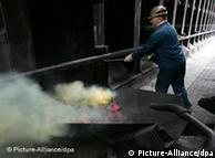 Arbeiter an einem Koks-Ofen (Foto: dpa)