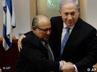 بنیامین نتانیاهو، نخست وزیر اسرائیل (راست) و مئیر داگان