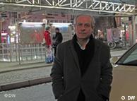 حسین سازور بیش از سی سال است که در آلمان زندگی می‌کند
