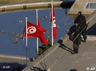 Περιπολίες στρατιωτών στην Τύνιδα