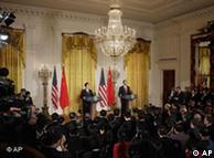 کنفرانس مطبوعاتی باراک اوباما (راست) و هو جین تائو در روز چهارشنبه در واشنگتن؛ انتظار می‌رود دو طرف درباره برنامه هسته‌ای ایران نیز مذاکره کنند