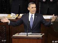 رئیس‌جمهور آمریکا در حال سخنرانی در  روز ۲۵ ژانویه در برابر نمایندگان سنا و کنگره